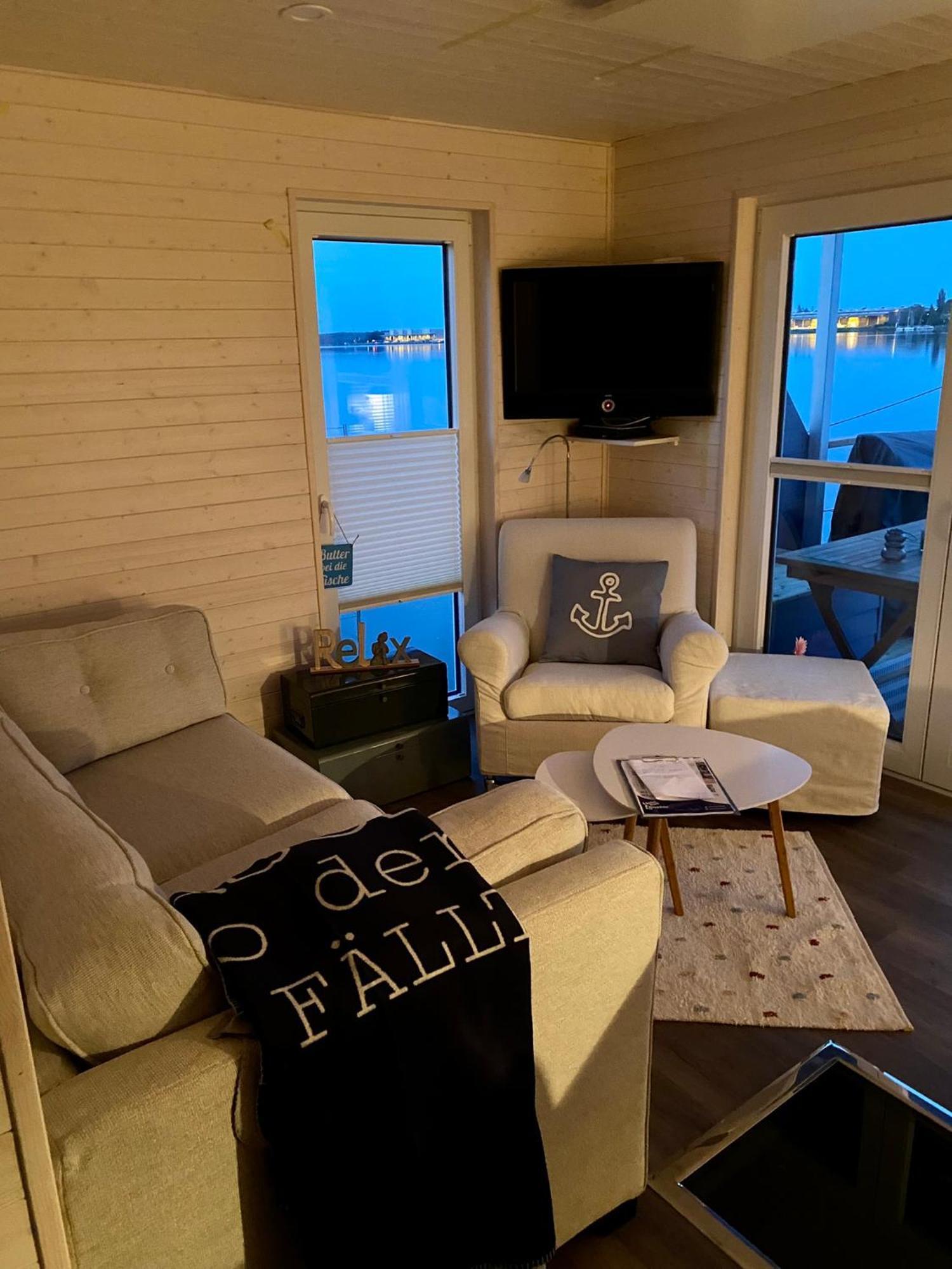 Ferienhaus Hausboot Snowbird Mit Grossem Sonnendeck Und Waeschepaketen Inklusive Lübeck