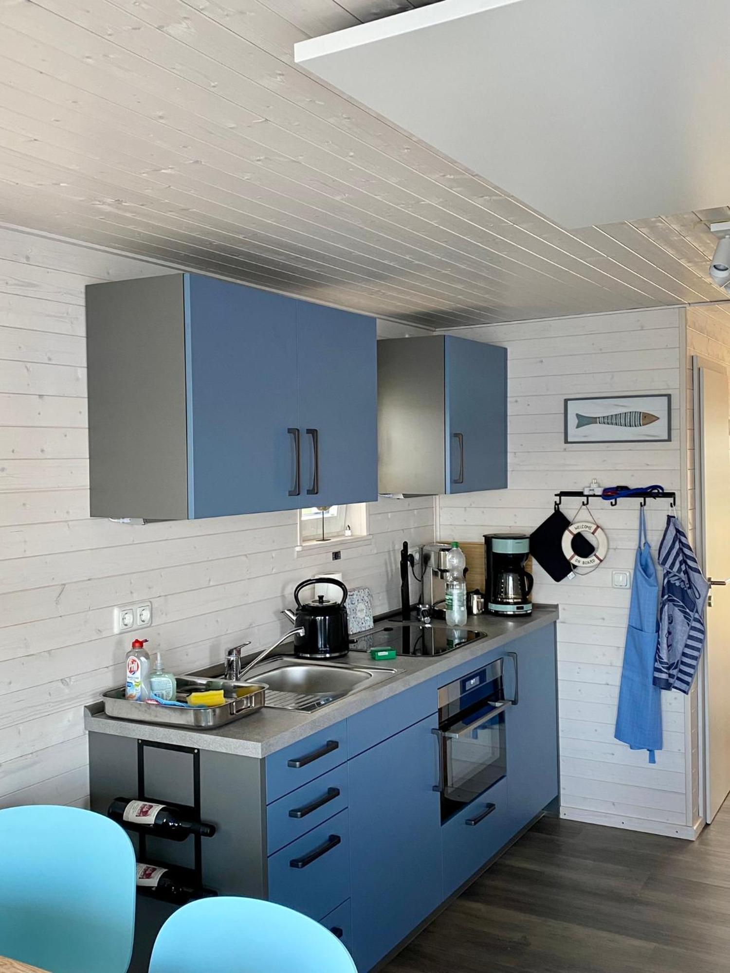 Hausboot Snowbird Mit Grossem Sonnendeck Und Waeschepaketen Inklusive