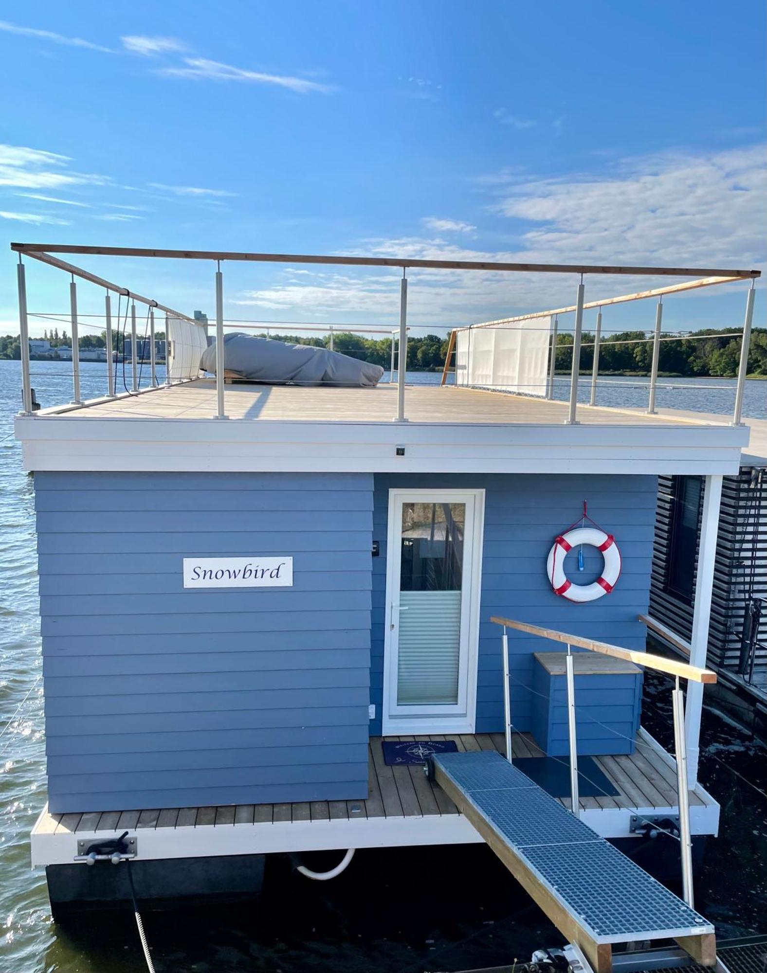 Ferienhaus Hausboot Snowbird Mit Grossem Sonnendeck Und Waeschepaketen Inklusive