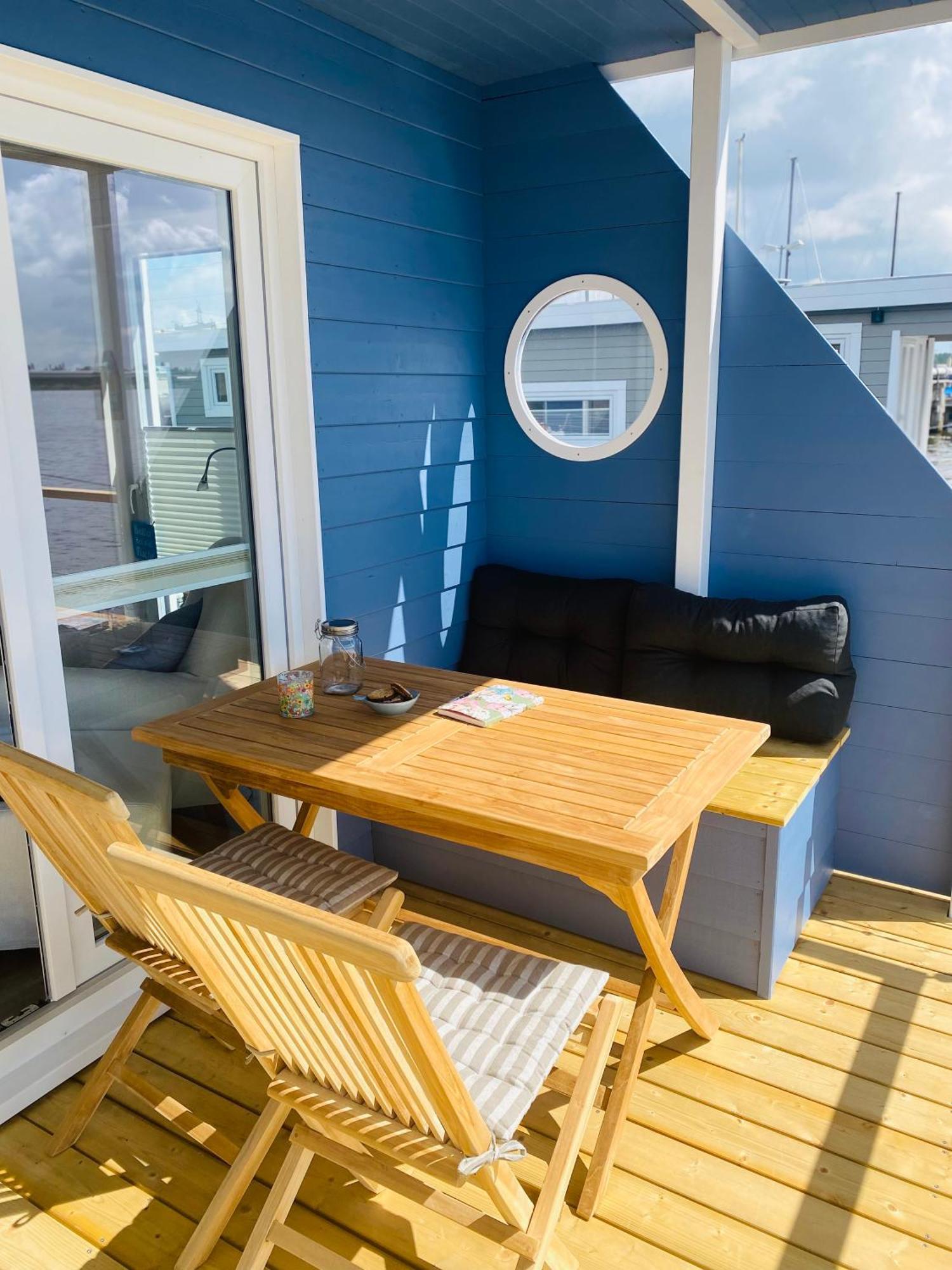 Hausboot Snowbird Mit Grossem Sonnendeck Und Waeschepaketen Inklusive Holiday home Lubeck