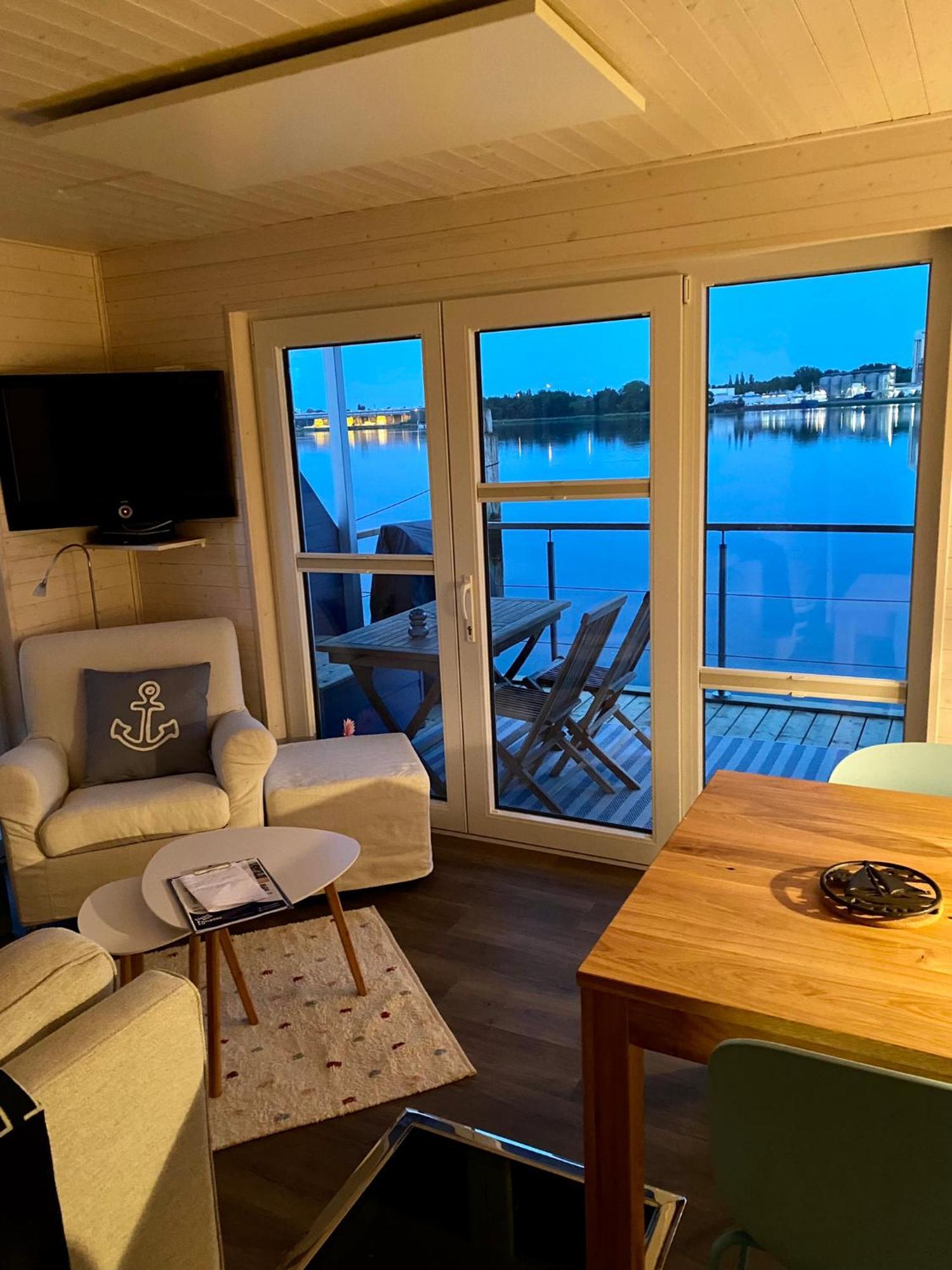 Ferienhaus Hausboot Snowbird Mit Grossem Sonnendeck Und Waeschepaketen Inklusive
