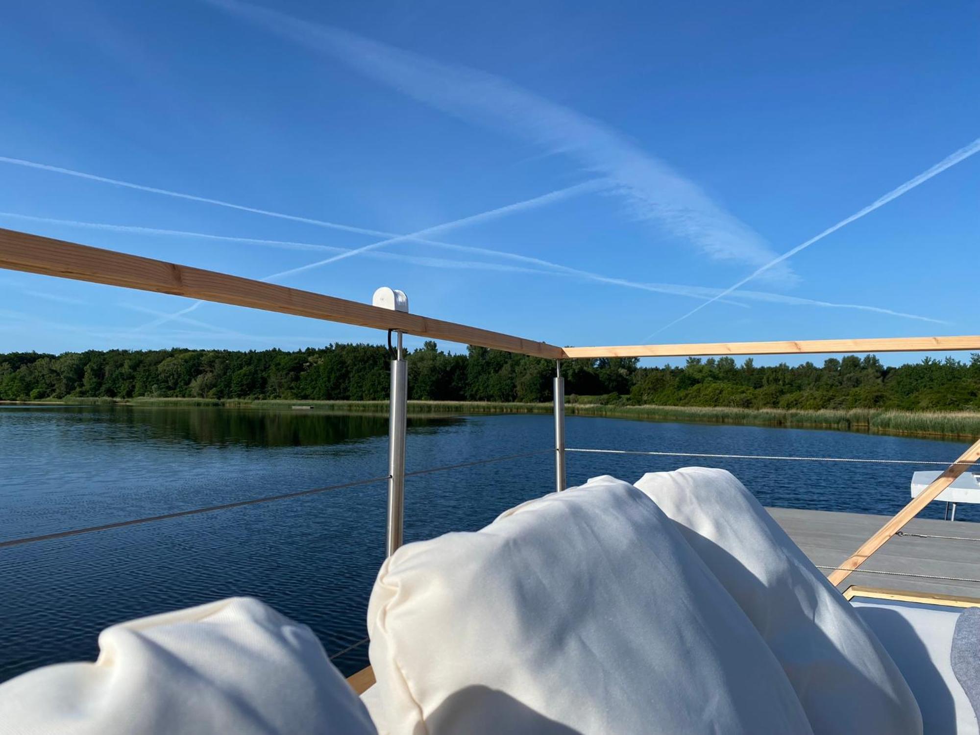 Ferienhaus Hausboot Snowbird Mit Grossem Sonnendeck Und Waeschepaketen Inklusive *